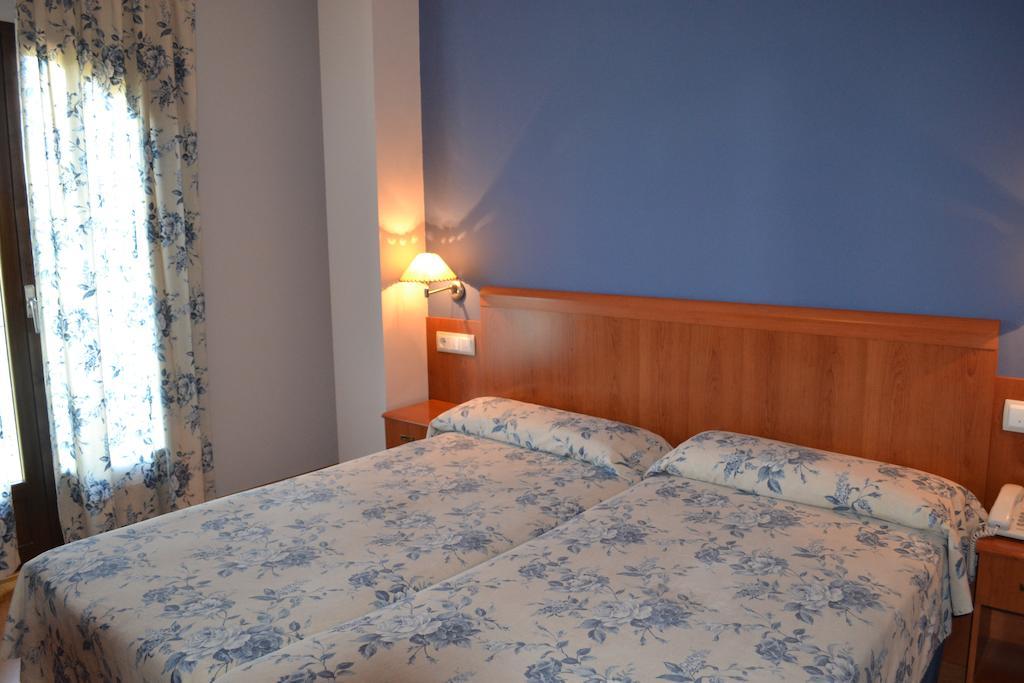 Hostal Quevedo Leon Room photo