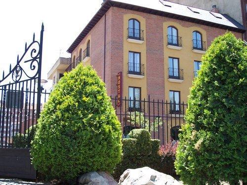 Hostal Quevedo Leon Exterior photo